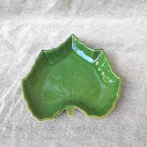 Bol Emerald in forma de frunza din ceramica verde 23 cm