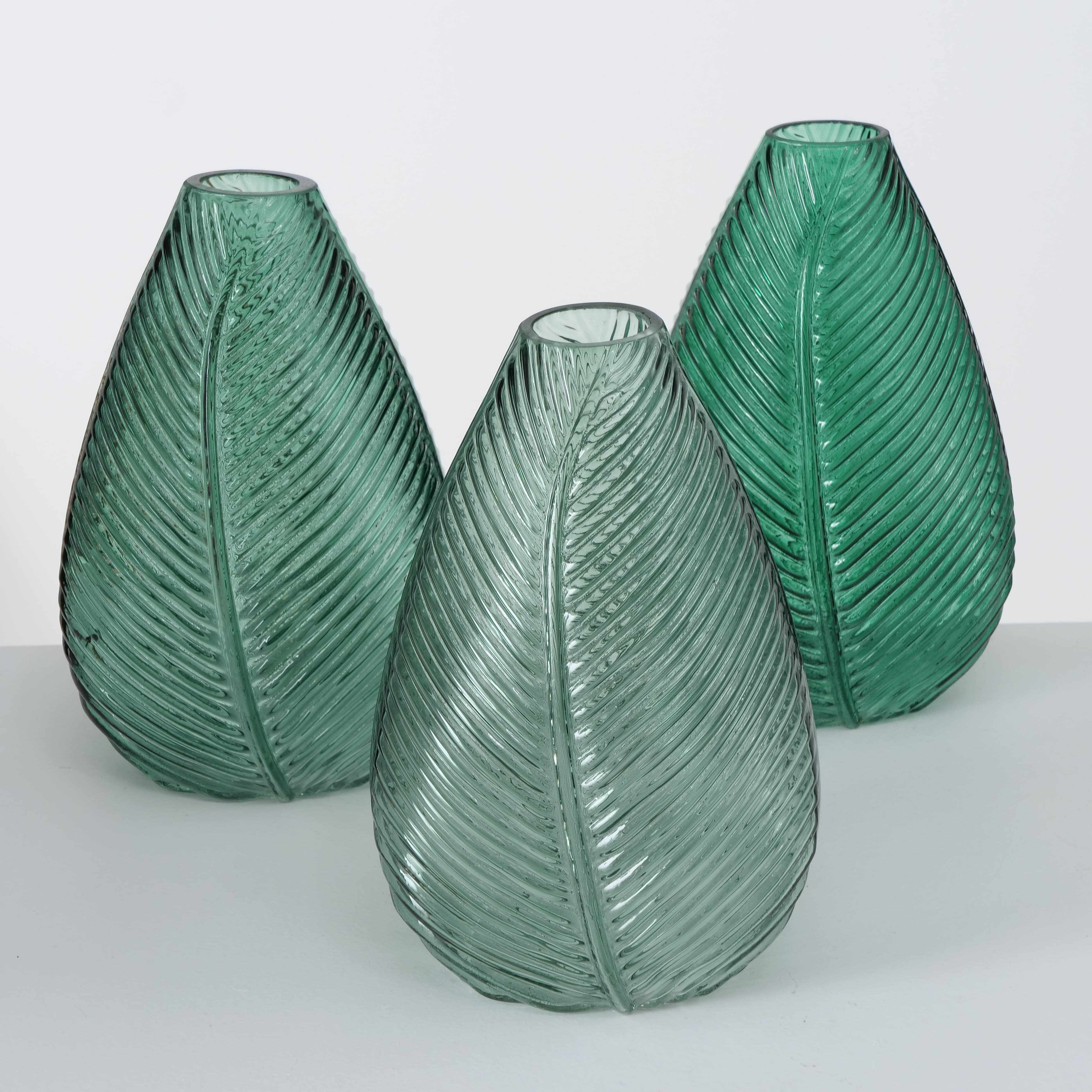 Vaza decorativa din sticla Lewin Verde, Modele Asortate, L14xl13xH22 cm