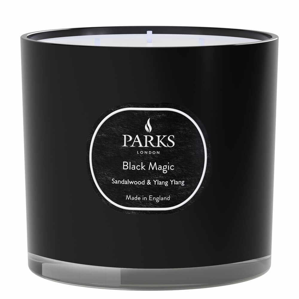 Lumânare cu parfum de lemn de santal și Ylang Ylang Parks Candles London Black Magic, timp de ardere 56 h