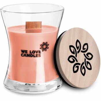 Lumânare din ceară de soia We Love Candles Rhubarb & Lily, durată de ardere 21 ore